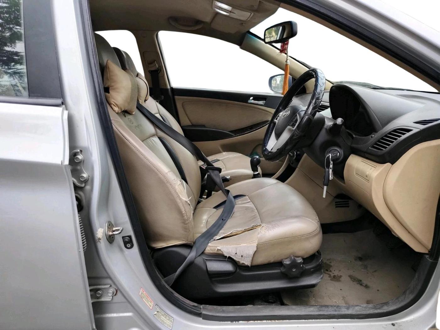 2012 Hyundai Verna FLUIDIC 1.6 CRDI EX, Diesel, Manual, 1,42,962 km, interior