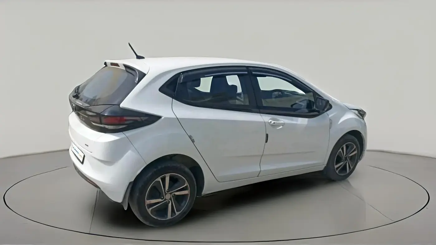 2024 Tata ALTROZ XZ CNG, CNG, Manual, 36,900 km, exterior