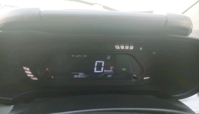 2024 Tata ALTROZ XZ CNG, CNG, Manual, 36,900 km, interior