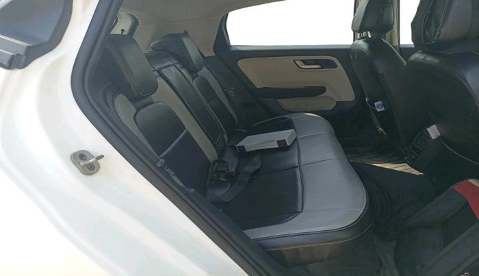 2024 Tata ALTROZ XZ CNG, CNG, Manual, 36,900 km, interior