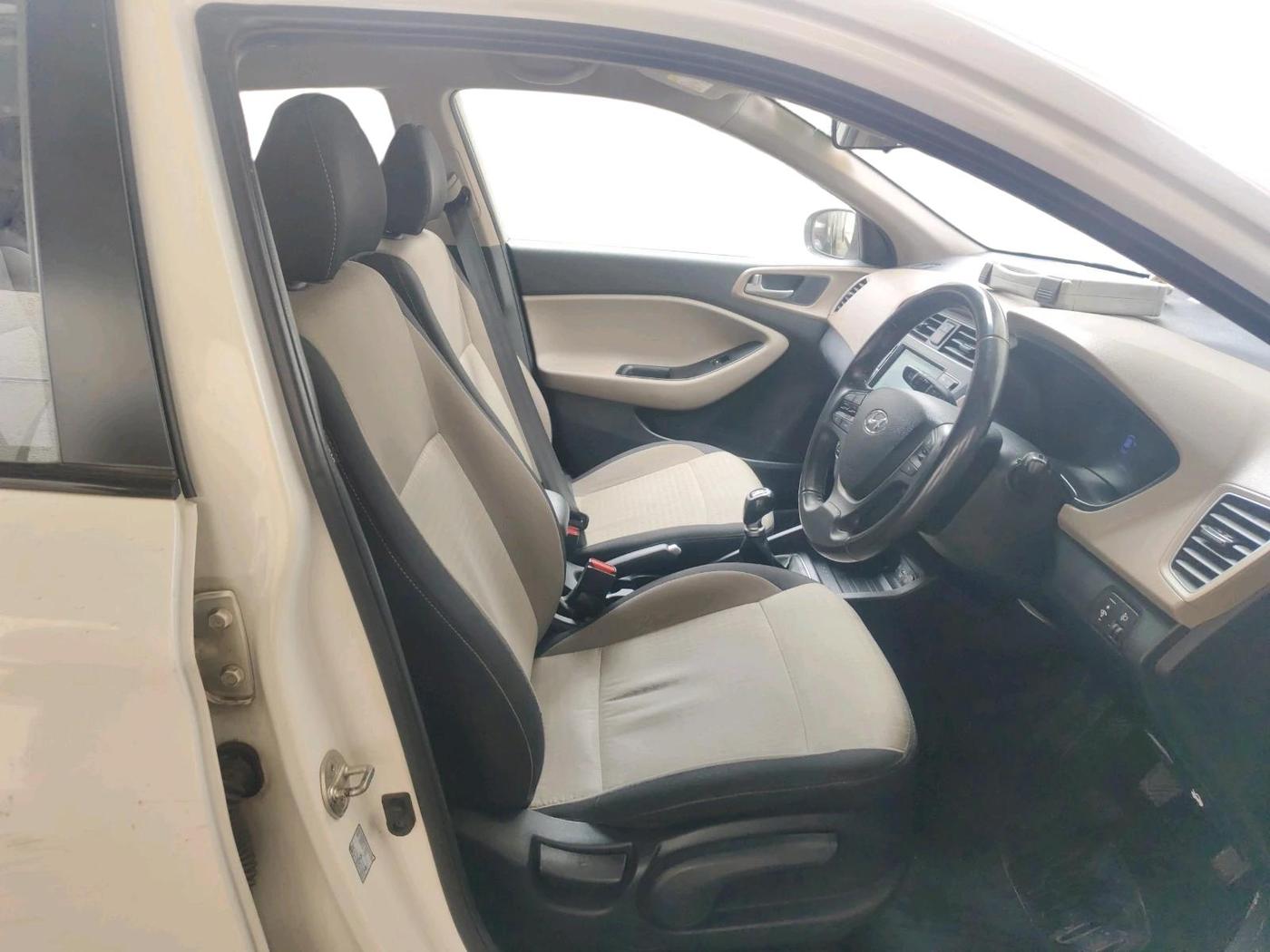 2019 Hyundai Elite i20 ASTA 1.2 (O), Petrol, Manual, 48,806 km, interior