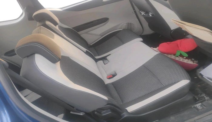 2020 Renault TRIBER RXZ, Petrol, Manual, 30,258 km, interior