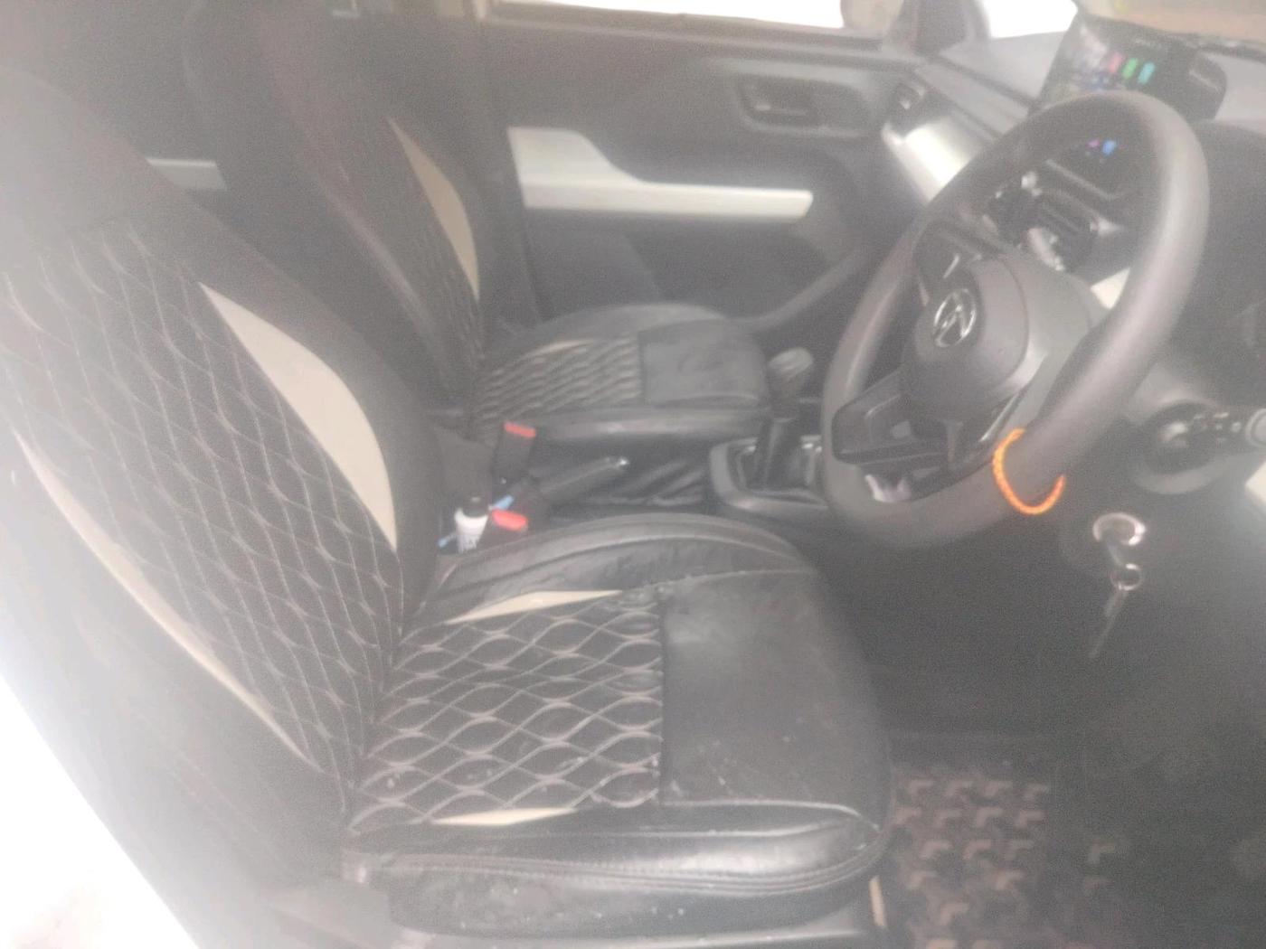 2022 Tata PUNCH PURE MT, Petrol, Manual, 21,852 km, interior