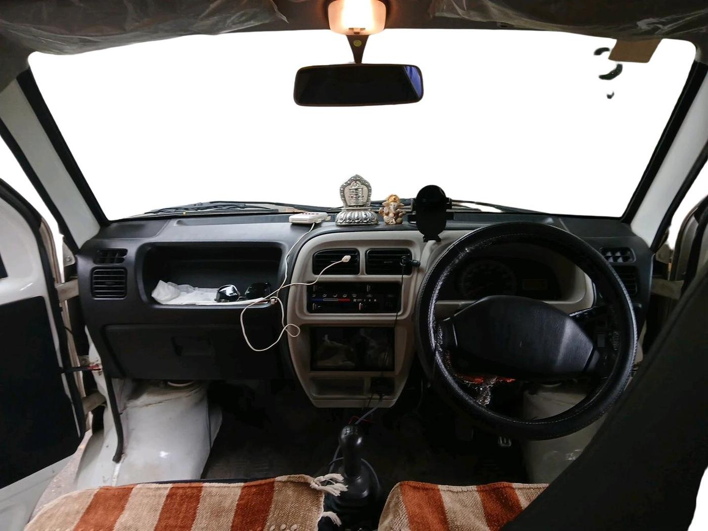 2017 Maruti Eeco 7 STR, CNG, Manual, 34,317 km, interior