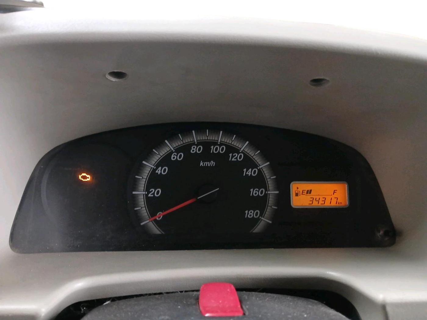 2017 Maruti Eeco 7 STR, CNG, Manual, 34,317 km, interior