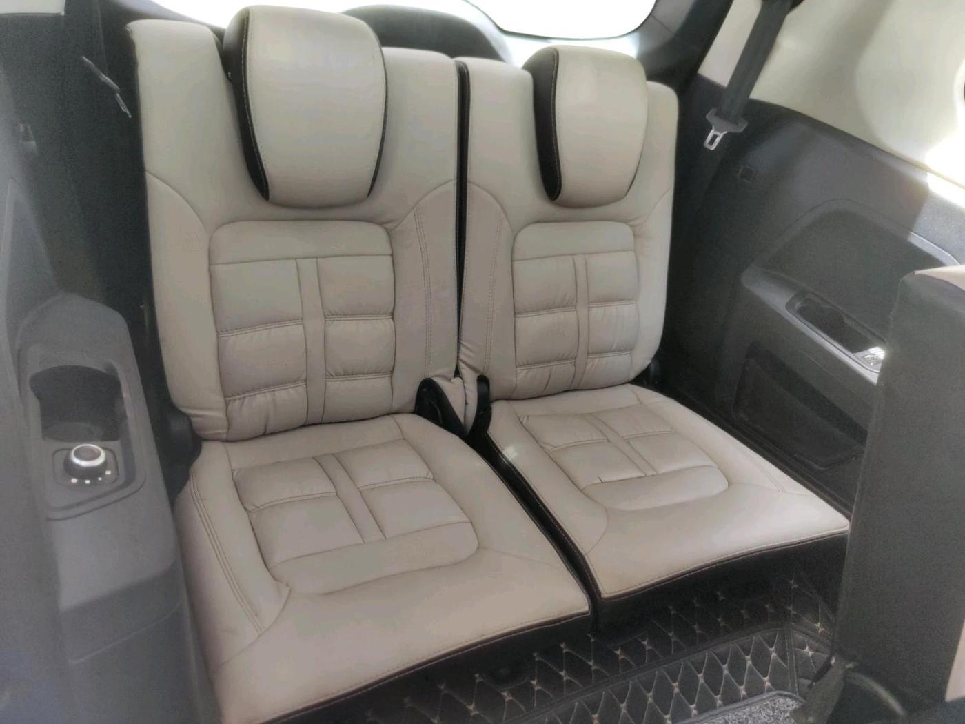 2022 Tata Safari XT PLUS, Diesel, Manual, 1,46,203 km, interior