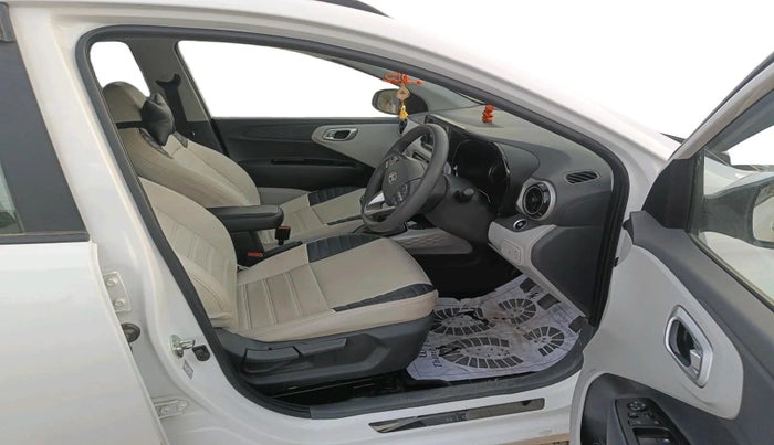 2025 Hyundai GRAND I10 NIOS Sportz (O) 1.2 Kappa VTVT, Petrol, Manual, 12,423 km, interior