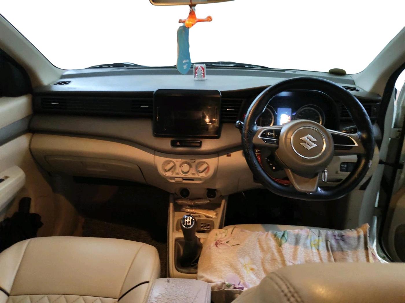 2022 Maruti Ertiga   VXI (O) CNG, CNG, Manual, 1,10,498 km, interior