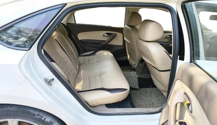 2013 Skoda Rapid ACTIVE 1.6 TDI CR MT PLUS, Diesel, Manual, 1,63,065 km, interior