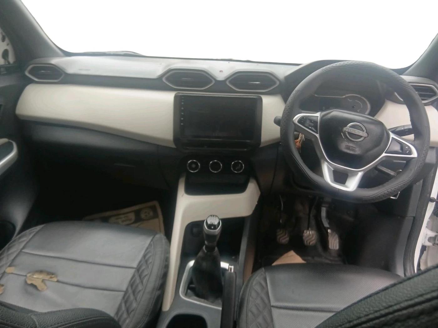 2022 Nissan MAGNITE XV EXECUTIVE, Petrol, Manual, 8,835 km, interior