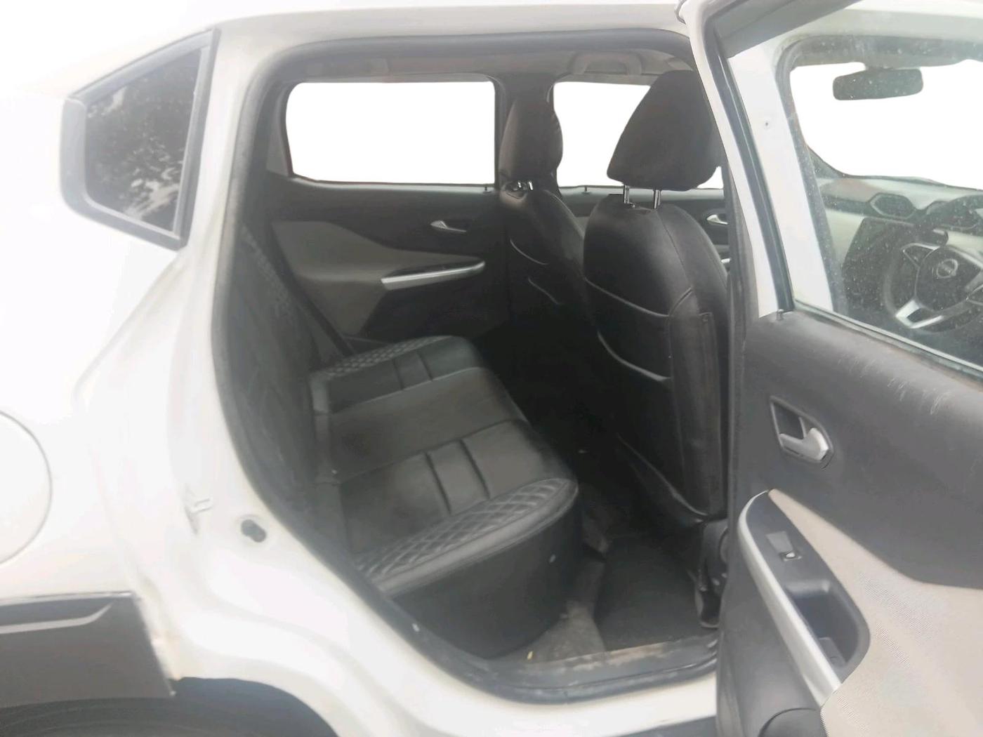 2022 Nissan MAGNITE XV EXECUTIVE, Petrol, Manual, 8,835 km, interior