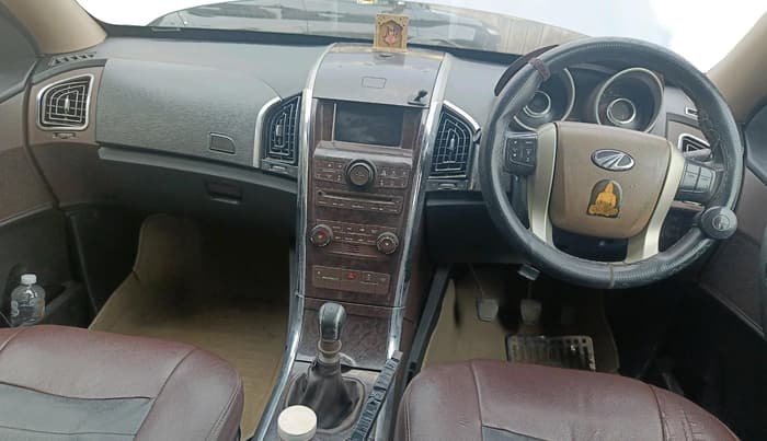 2014 Mahindra XUV500 W4, Diesel, Manual, 2,15,039 km, interior