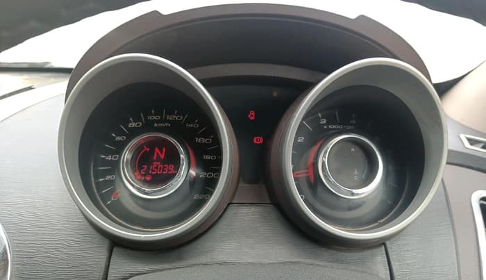 2014 Mahindra XUV500 W4, Diesel, Manual, 2,15,039 km, interior