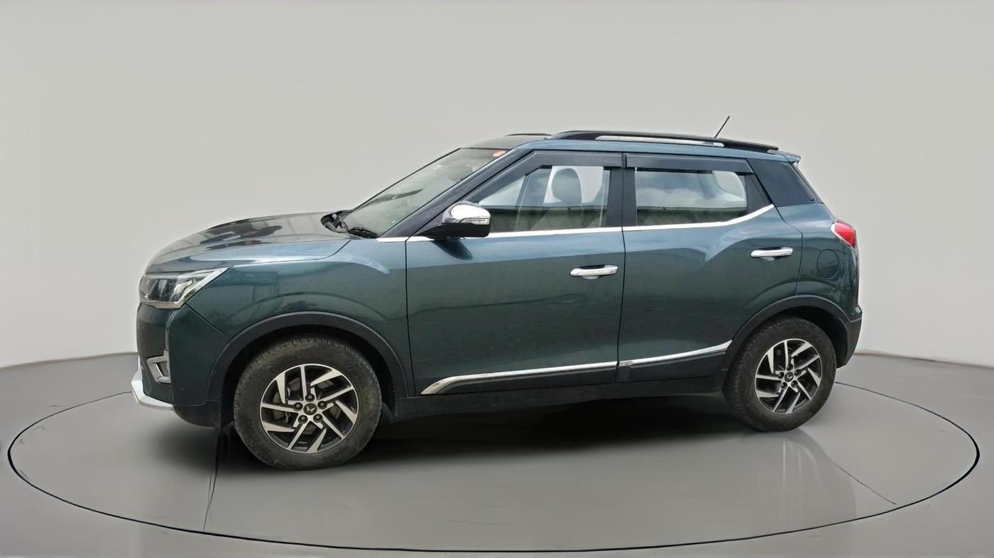 2022 Mahindra XUV300 W8 (O) 1.5 DIESEL AMT, Diesel, Automatic, 46,730 km, exterior