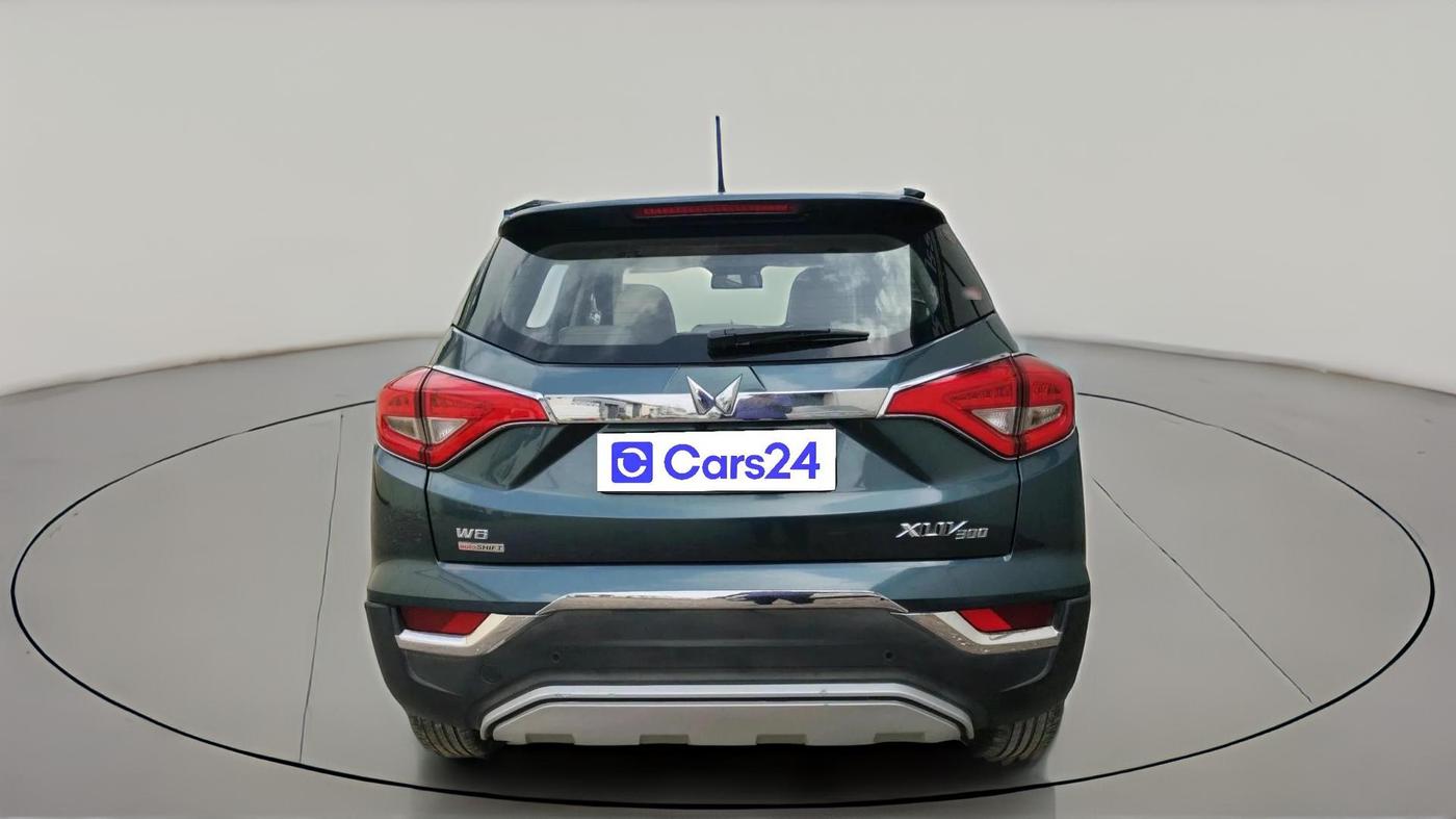 2022 Mahindra XUV300 W8 (O) 1.5 DIESEL AMT, Diesel, Automatic, 46,730 km, exterior