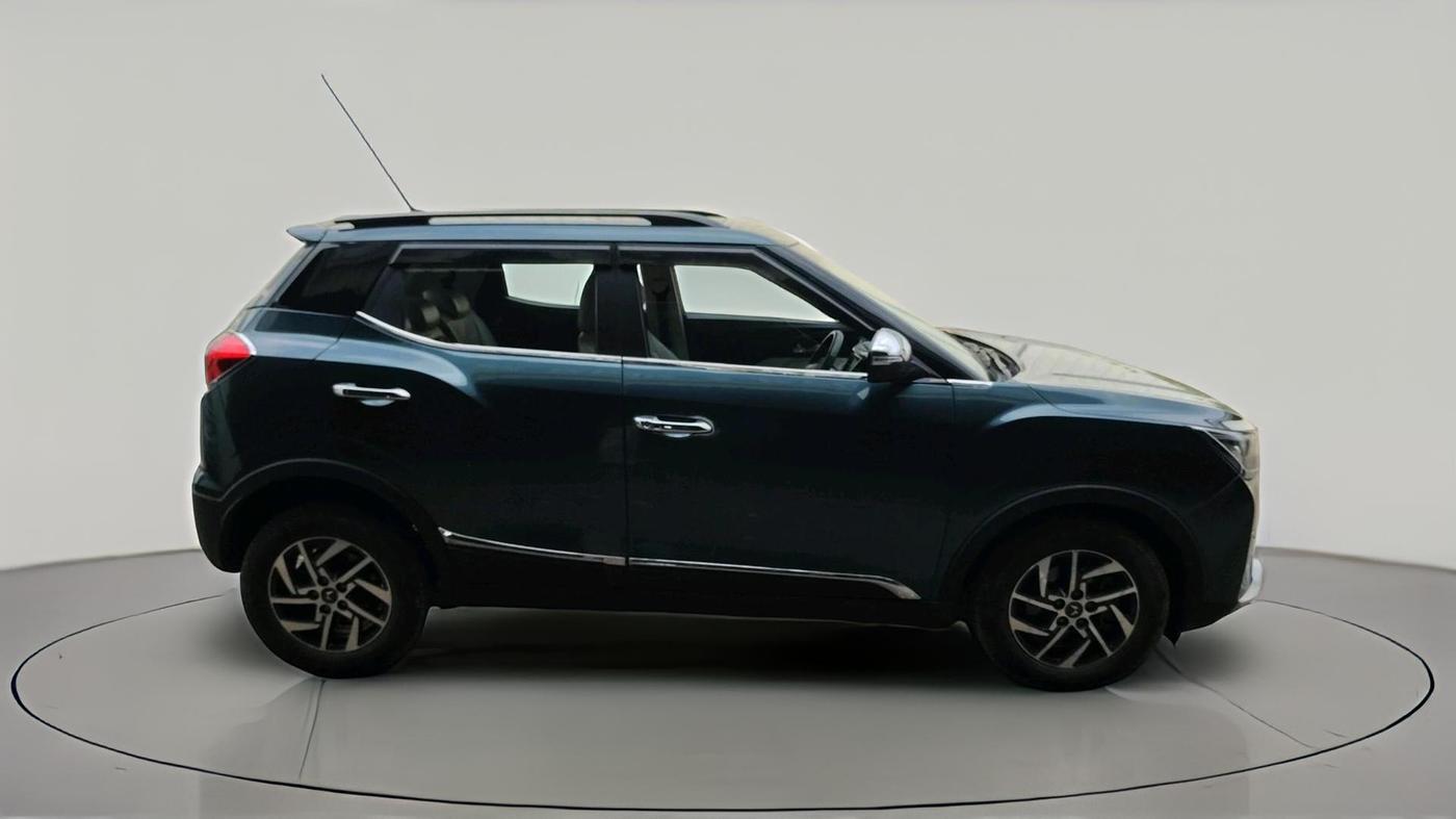 2022 Mahindra XUV300 W8 (O) 1.5 DIESEL AMT, Diesel, Automatic, 46,730 km, exterior