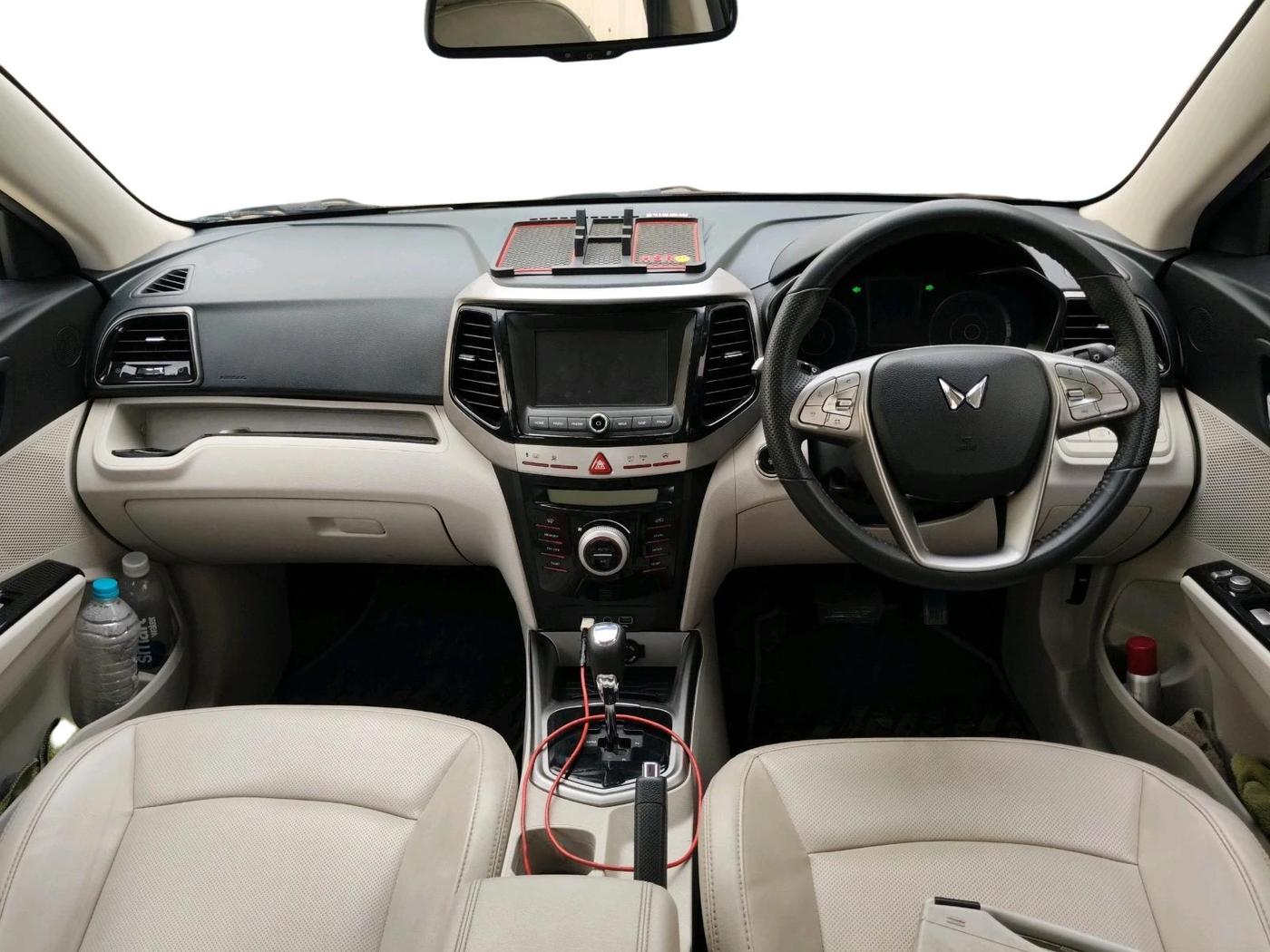 2022 Mahindra XUV300 W8 (O) 1.5 DIESEL AMT, Diesel, Automatic, 46,730 km, interior