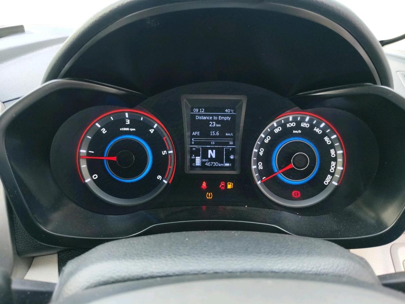 2022 Mahindra XUV300 W8 (O) 1.5 DIESEL AMT, Diesel, Automatic, 46,730 km, interior