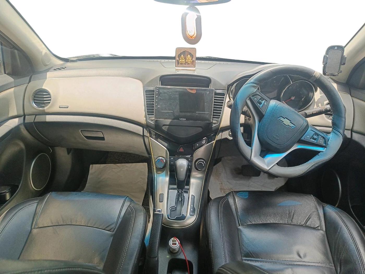 2015 Chevrolet Cruze LTZ AT, Diesel, Automatic, 82,791 km, interior