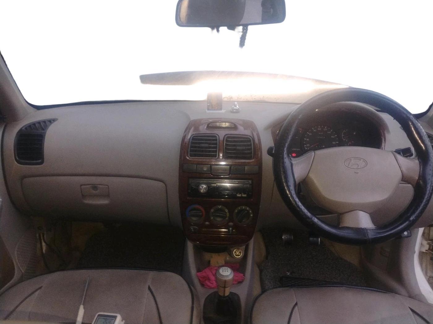 2011 Hyundai Accent GLE, CNG, Manual, 30,650 km, interior