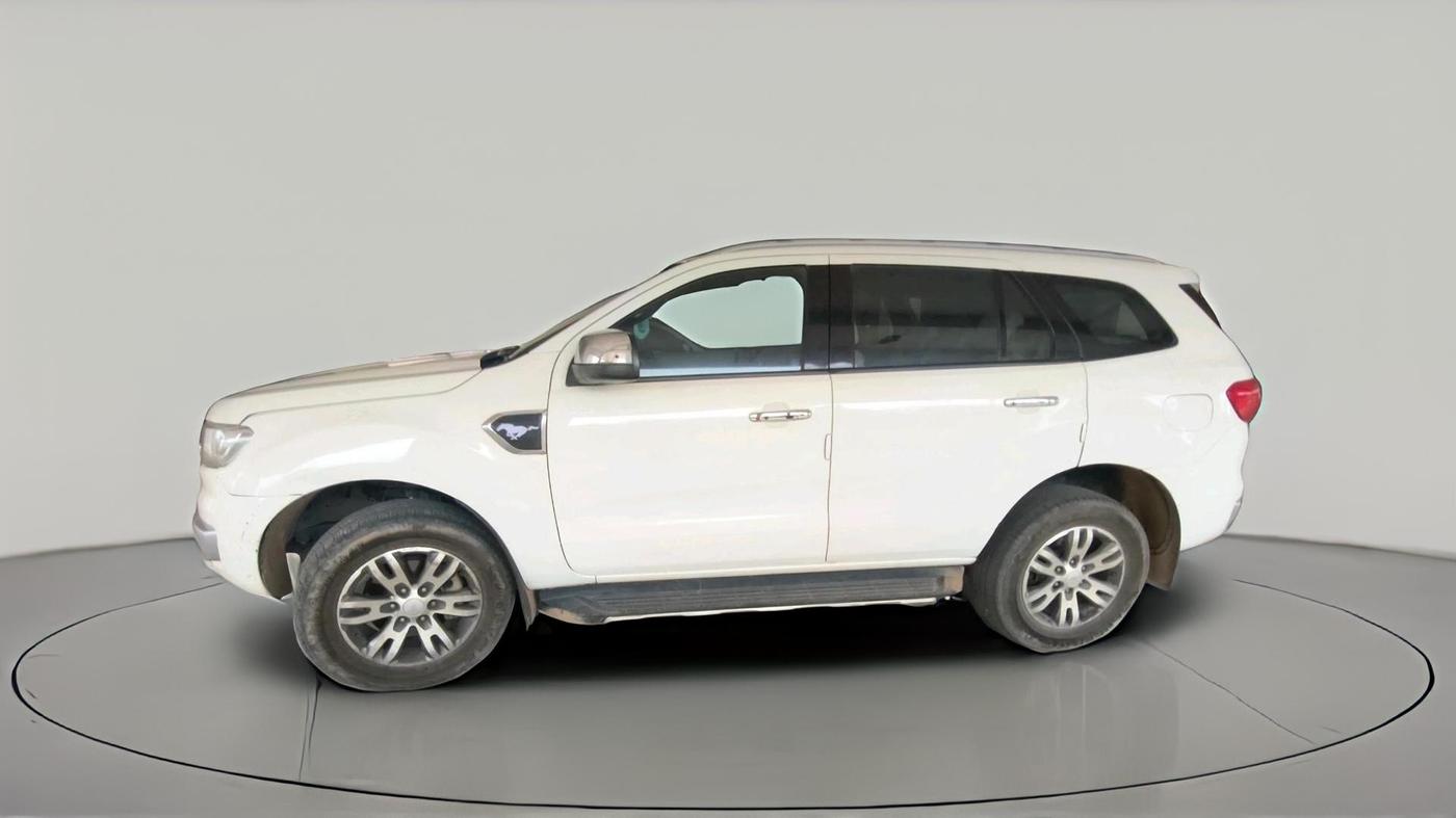2017 Ford Endeavour TITANIUM 3.2 4X4 AT, Diesel, Automatic, 1,42,094 km, exterior