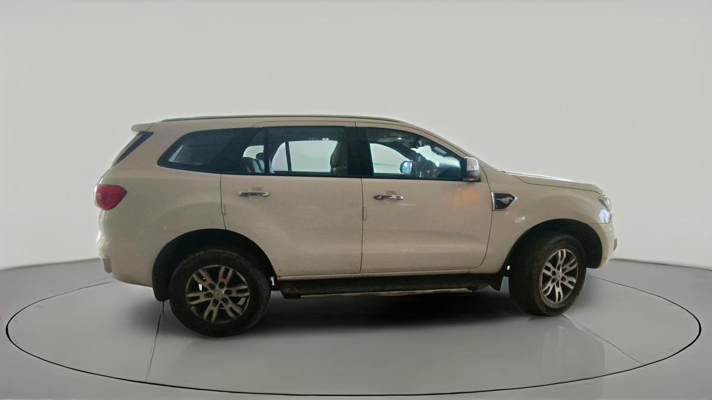 2017 Ford Endeavour TITANIUM 3.2 4X4 AT, Diesel, Automatic, 1,42,094 km, exterior