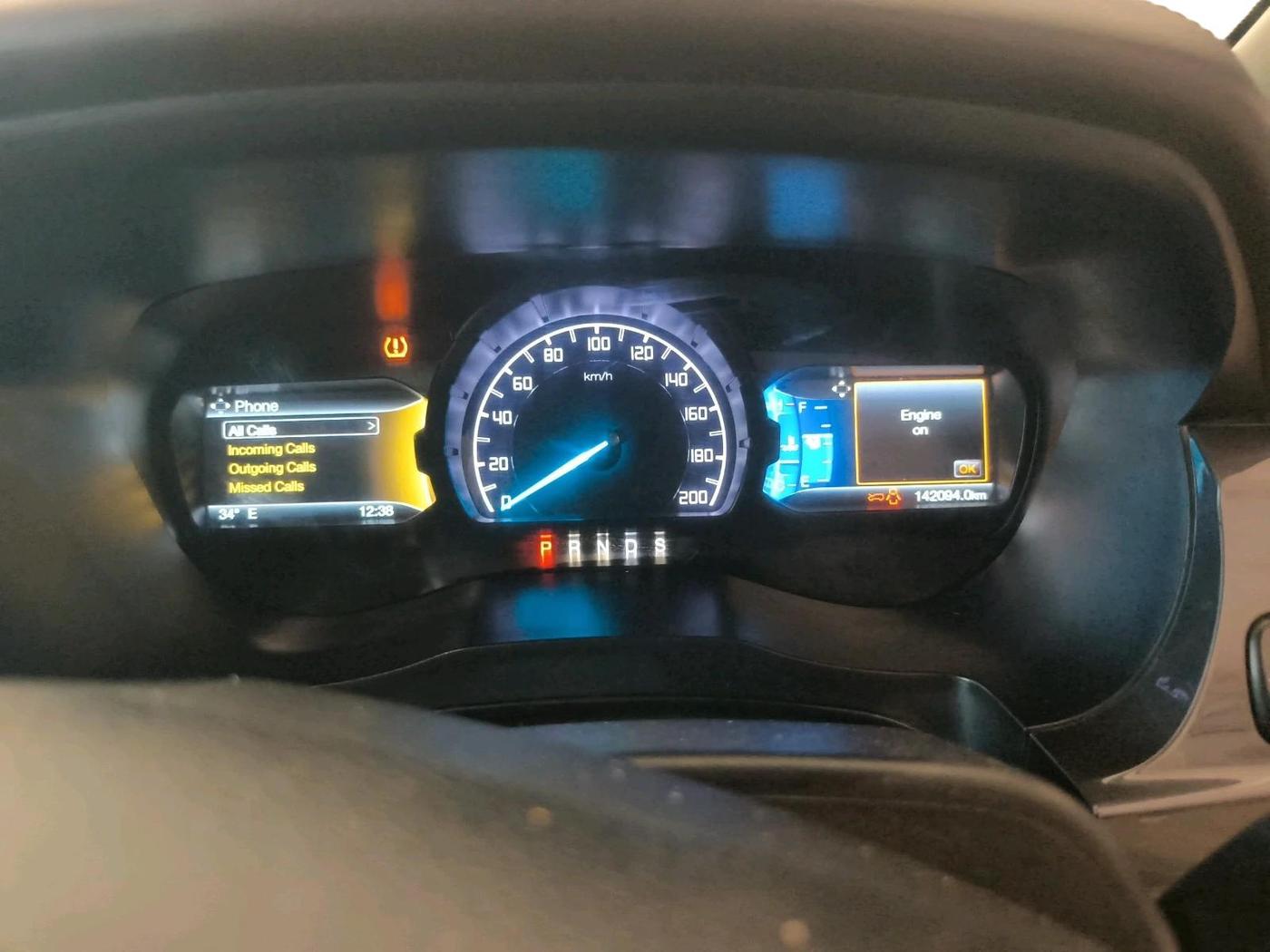 2017 Ford Endeavour TITANIUM 3.2 4X4 AT, Diesel, Automatic, 1,42,094 km, interior