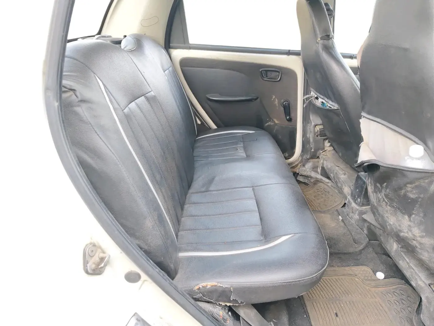 2015 Tata Nano EMAX XM CNG, CNG, Manual, 84,857 km, interior