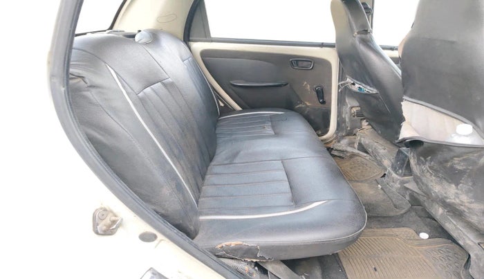 2015 Tata Nano EMAX XM CNG, CNG, Manual, 84,857 km, interior