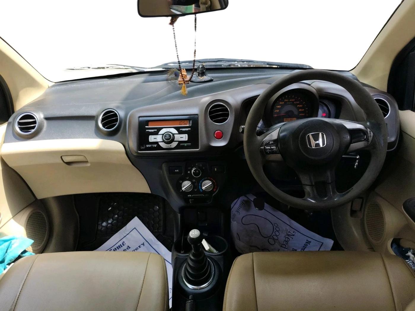 2013 Honda Amaze 1.5L I-DTEC S, Diesel, Manual, 1,93,182 km, interior