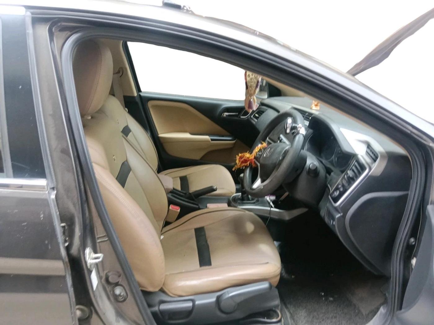 2017 Honda City 1.5L I-DTEC V, Diesel, Manual, 2,07,014 km, interior