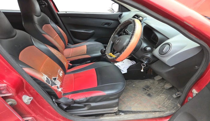 2017 Renault Kwid RXT 1.0 (O), Petrol, Manual, 1,15,952 km, interior