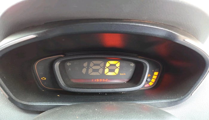 2017 Renault Kwid RXT 1.0 (O), Petrol, Manual, 1,15,952 km, interior