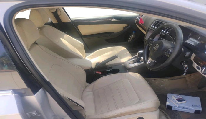 2014 Volkswagen Jetta HIGHLINE TDI AT, Diesel, Automatic, 1,48,174 km, interior