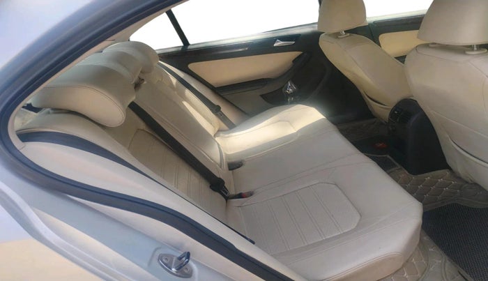 2014 Volkswagen Jetta HIGHLINE TDI AT, Diesel, Automatic, 1,48,174 km, interior