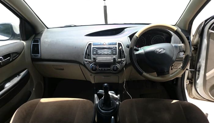 2012 Hyundai i20 MAGNA 1.2, Petrol, Manual, 1,16,805 km, interior