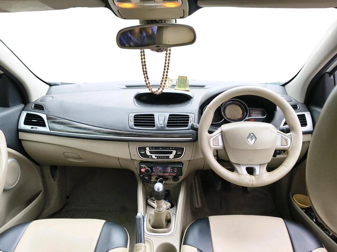 2012 Renault Fluence 1.5 E4, Diesel, Manual, 1,72,937 km, interior