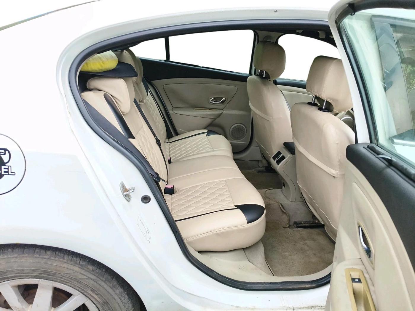 2012 Renault Fluence 1.5 E4, Diesel, Manual, 1,72,937 km, interior
