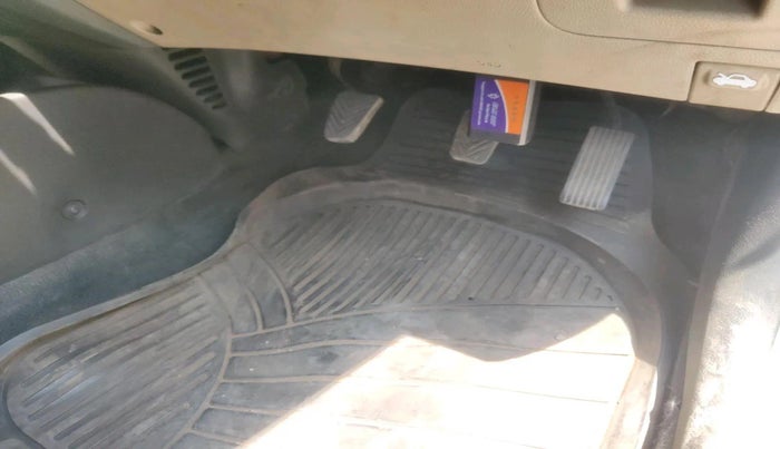 2015 Hyundai Eon MAGNA +, Petrol, Manual, 98,100 km, interior