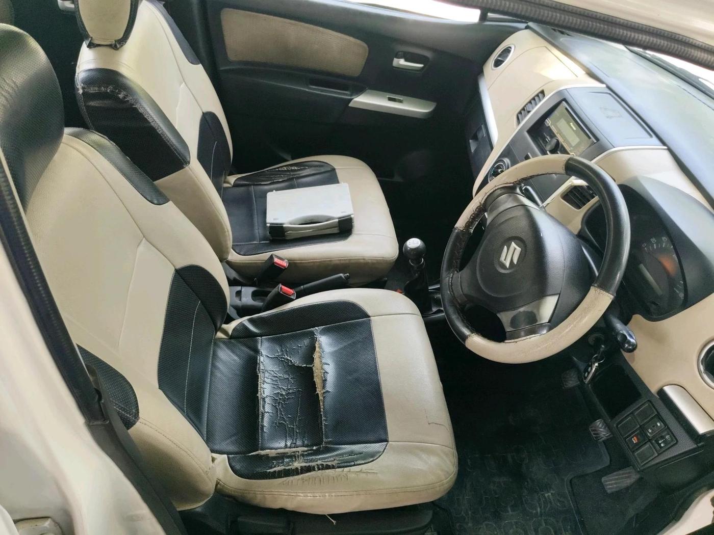 2017 Maruti Wagon R 1.0 LXI, CNG, Manual, 1,13,710 km, interior