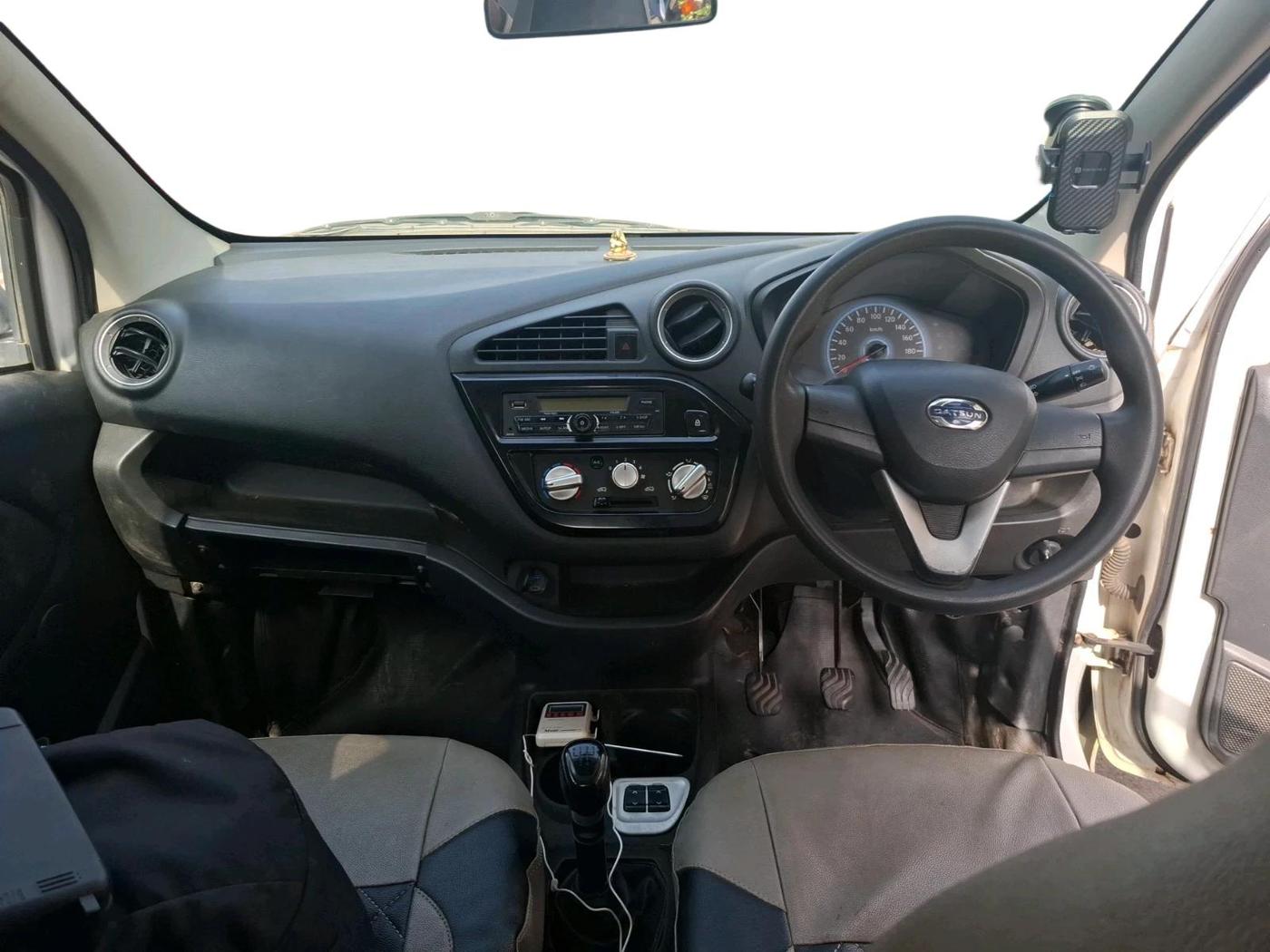 2018 Datsun Redi Go T (O), Petrol, Manual, 1,00,618 km, interior