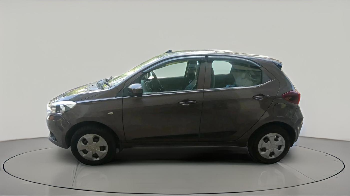 2018 Tata Tiago XT PETROL, Petrol, Manual, 48,278 km, exterior