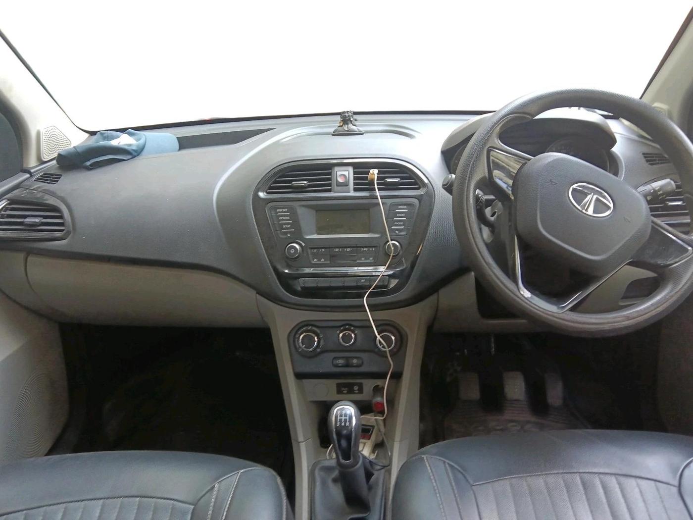 2018 Tata Tiago XT PETROL, Petrol, Manual, 48,278 km, interior