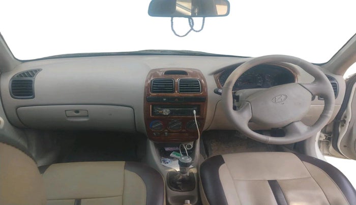 2011 Hyundai Accent GLE, CNG, Manual, 1,59,011 km, interior