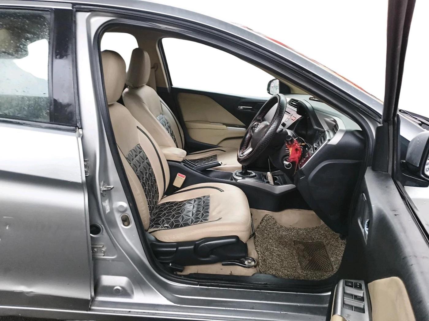 2015 Honda City 1.5L I-DTEC V, Diesel, Manual, 1,05,277 km, interior