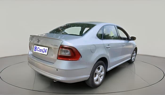2014 Skoda Rapid ELEGANCE 1.6 TDI CR MT, Diesel, Manual, 69,379 km, exterior