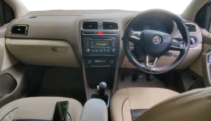 2014 Skoda Rapid ELEGANCE 1.6 TDI CR MT, Diesel, Manual, 69,379 km, interior