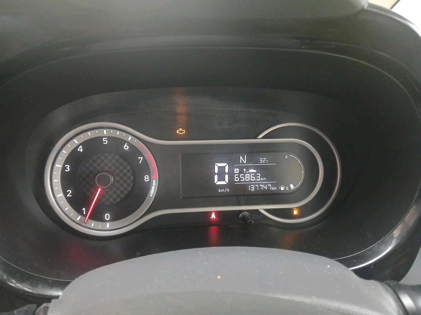 2021 Hyundai GRAND I10 NIOS SPORTZ AMT 1.2 KAPPA VTVT, CNG, Automatic, 1,37,747 km, interior