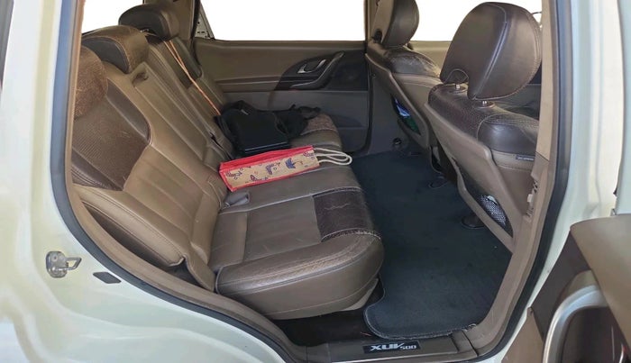 2013 Mahindra XUV500 W8, Diesel, Manual, 2,20,281 km, interior