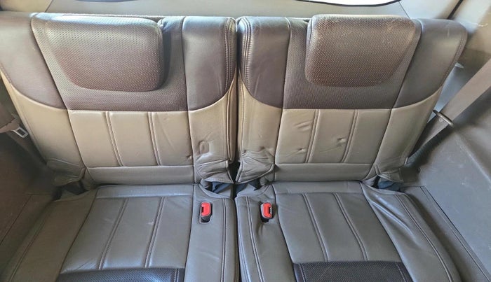 2013 Mahindra XUV500 W8, Diesel, Manual, 2,20,281 km, interior